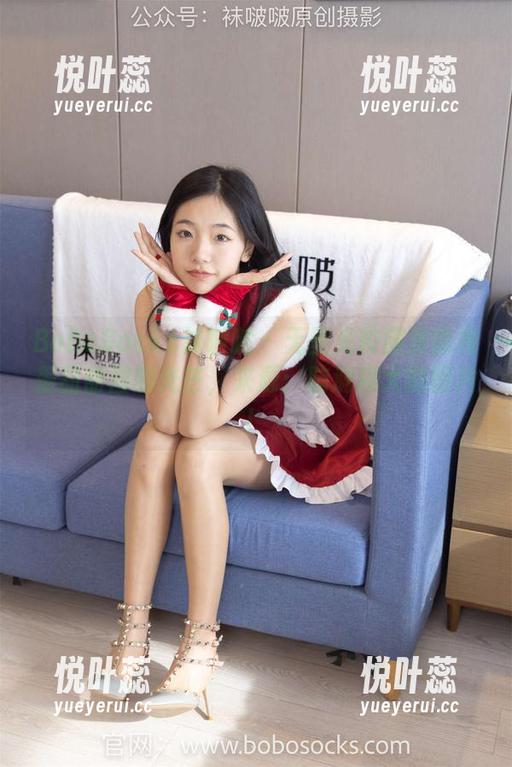 BoBoSocks袜啵啵 - 无圣光校服没能掩盖甜甜圈的光芒，来源：脑洞超大的图片！
