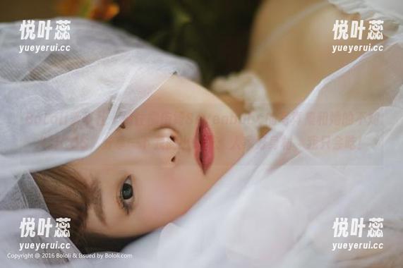 BoLoli菠萝社 - 抓住柳侑绮Sevenbaby的写真集和她的不知火舞COS，分享一下我的小惆怅：人家好身材，我只会吃！