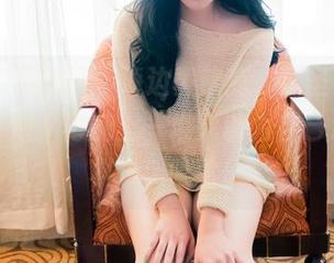 GIRLT果团网 - 海边黄歆苑，无圣光照样美得冒泡，再加上一堆人以为自己海滩黑科技，哈哈！
