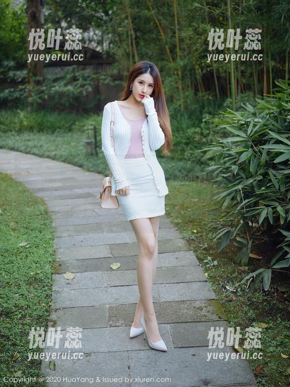 HuaYang花漾-熊小诺 HuaYang花漾 - 熊小诺的运动原图,像是一阵微风,随性又松弛,让人想要加入却又不一定行动。