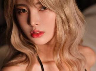 Hyoyeon(김효연)，那个多才多艺的姑娘和她的白裙，照片堆里冒出的小精灵！