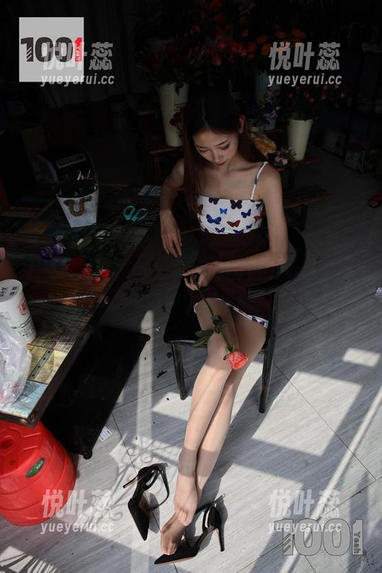 IESS异思趣向 - 小婕的图包启示录：等待电话的千种可能？