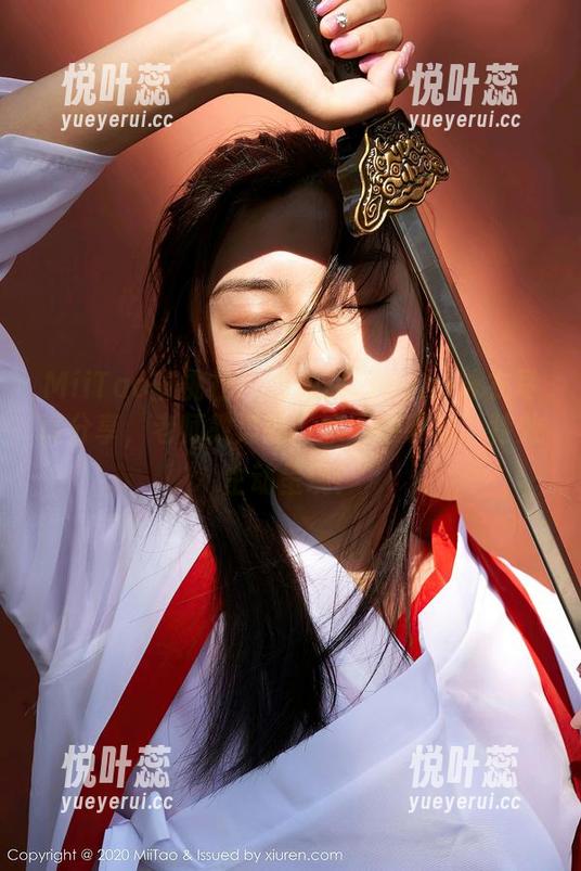 MiiTao蜜桃社-缇娜美Tinami MiiTao蜜桃社 - 缇娜美Tinami泳衣写真分享,老师教过的“水下呼吸法”特效生动呈现!