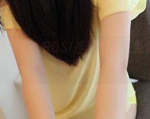 一次看个够，ROSI挂着的吊带免费图册，来看看你的勇气。