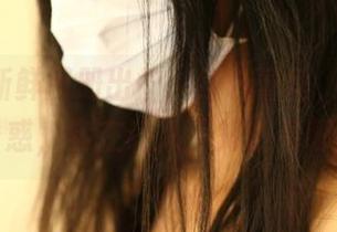 ROSI新鲜图册出炉：红色蕾丝，这种色调的诱惑，实在让人不知该看哪儿好。