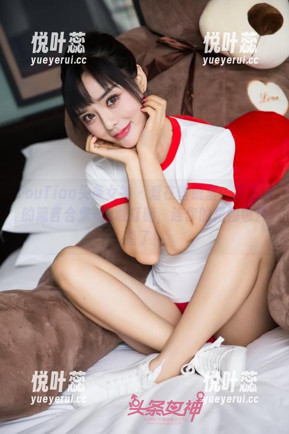 TouTiao头条女神 - 爱在壁纸里：李丽莎的箴言合集–我敢打赌，连你的植物也羡慕了！