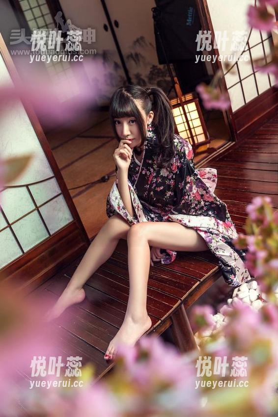 TouTiao头条女神 - 最新力作，苏菲菲的“死库水”照片，哇，她又要霸占热搜了吧？