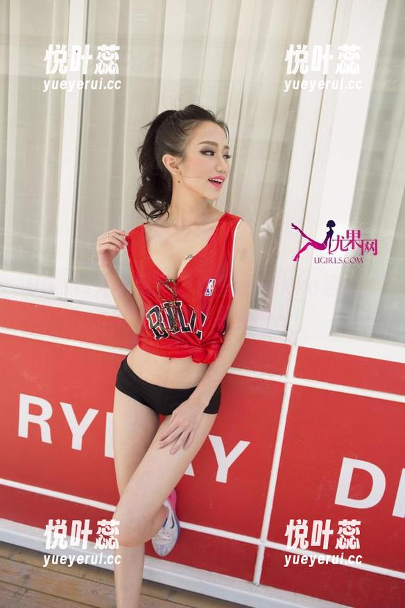 UGirls尤果网 - 图包里的Mikka涵涵：护士装也能那么撩人