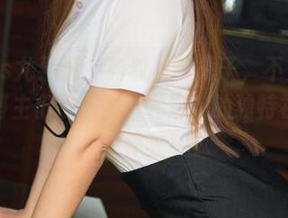 UGirls尤果网 - 豹纹写真册子，不是没文化的博主们挑选的，尤娜娜的独特视角你来体验！