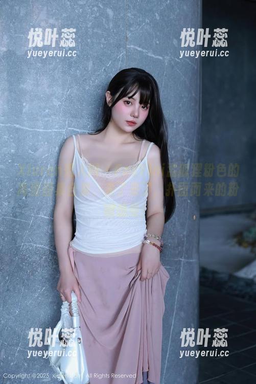 Xiuren秀人网 - FoxYini孟狐狸粉色的高清图集合集，来了来了，扑面而来的粉嫩感受！