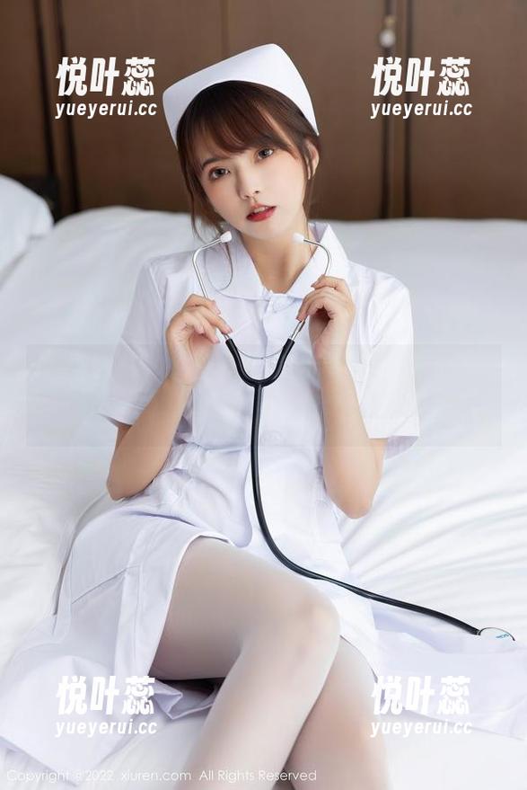 Xiuren秀人网 - 随手翻阅于诺诺ise的黑色照片，有种说不出的神秘感在里面。