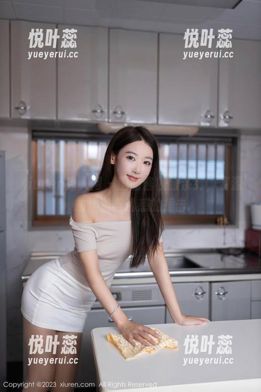 Xiuren秀人网 - 圆圆酱校服系列，资源的浩瀚与诱惑的撞击