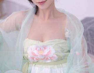 Xiuren秀人网 - 江真真黑丝美图，下载后小心引发模仿潮！