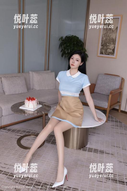 Xiuren秀人网 - 写真新剧：江露露的八百种变形，瑜伽篇！