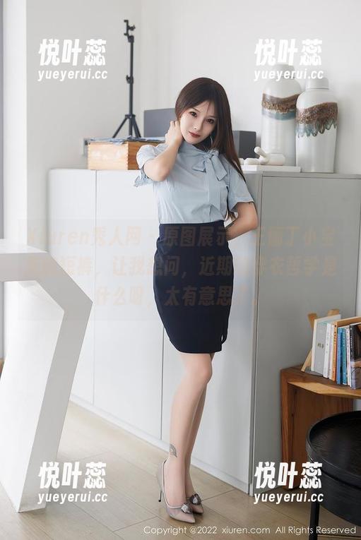 Xiuren秀人网-王俪丁小宝贝 Xiuren秀人网 - 原图展示,王俪丁小宝贝的短裤,让我想问,近期的穿衣哲学是什么呀,太有意思了。