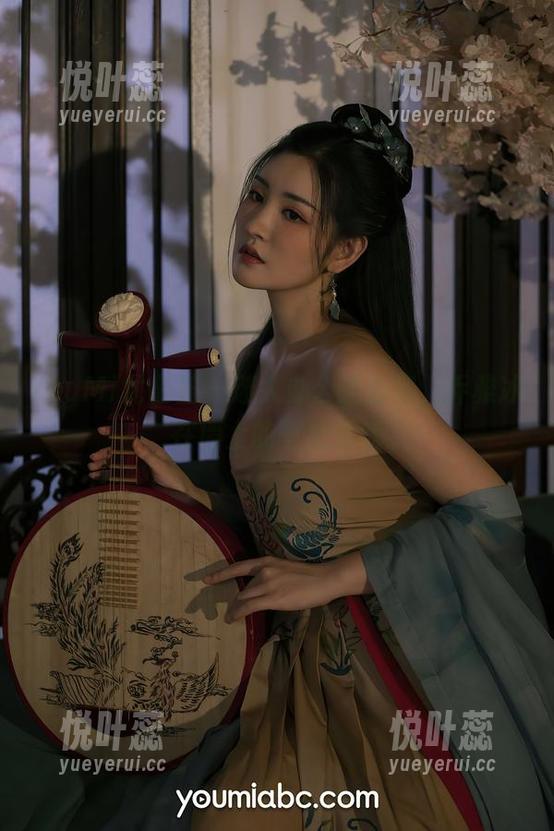YouMi尤蜜荟 - 迷人办公室合集，乔雅冰在墙上的壁纸游戏