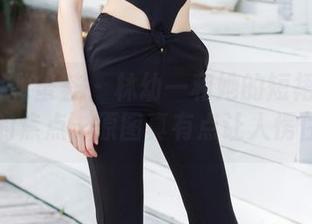 YouMi尤蜜荟 - 林幼一和她的短裙：直逼你的焦点，原图真有点让人愣住。