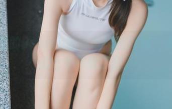 私房里的usejan蓝蓝与肉丝妹妹，天哪，这也太养眼了吧。