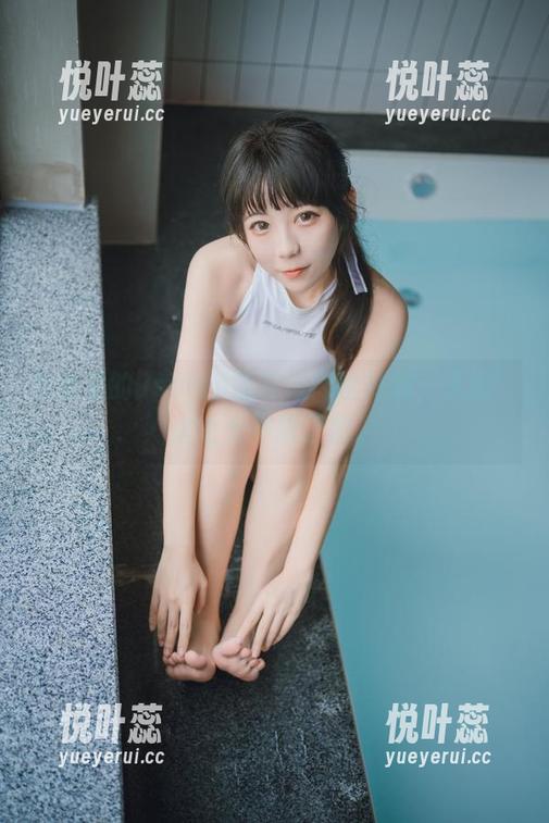 usejan蓝蓝 私房里的usejan蓝蓝与肉丝妹妹,天哪,这也太养眼了吧。