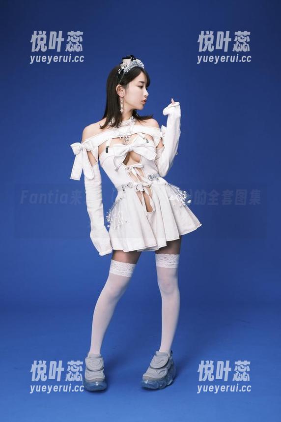 Fantia来了，いくみ(育美)的全套图集果然没有让我失望