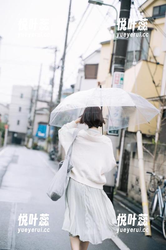 けん研(けんけん)夕阳下的泳姿合集，泳衣搭配有新意，赶紧点击下载！
