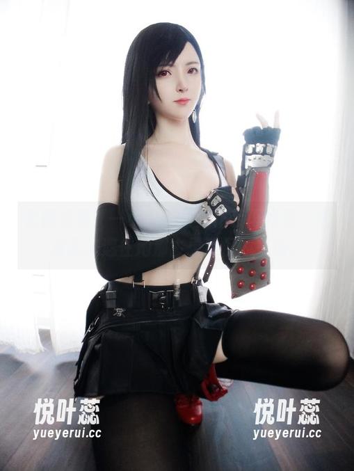 套图来袭，一小央泽的女仆装再好看，绝对无法遮住她那古灵精怪的气场。