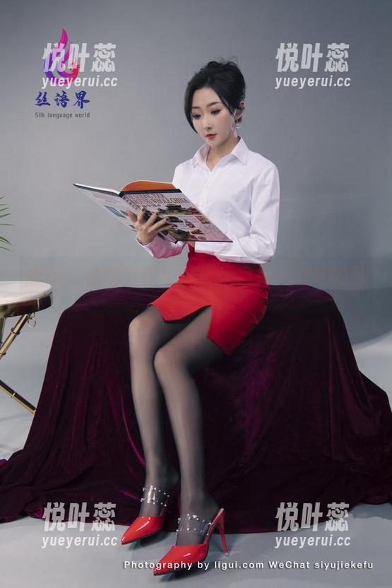 丽柜 - 佳怡壁纸上线，来自另一星球的可爱气息！