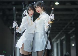 美图界的九曲Jean，油亮得可以反光，看得我头晕目眩，无圣光下的真实。