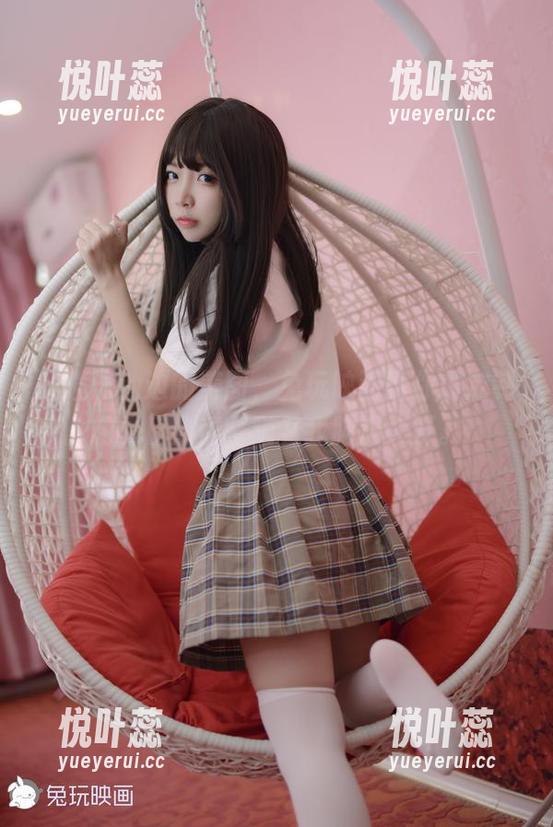 狂揽泳池边的美图，兔玩映画给你最定制的夏日热情，随着我脑洞大开。