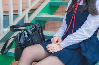 分享一波！兔玩映画最新红色体操服，适合自恋的人吗？