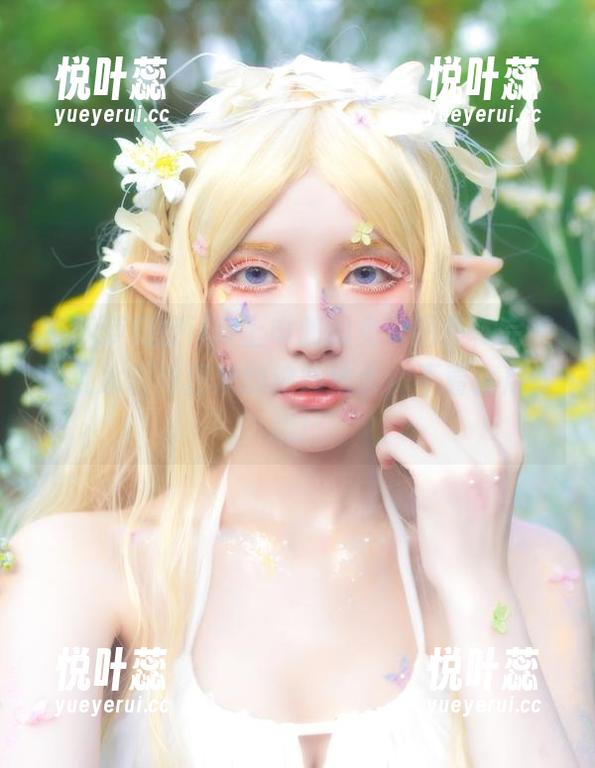 在下萝莉控ii献上申鹤的免费图集，完美展现冰雪与狂欢的绝妙结合，不看会后悔哦！