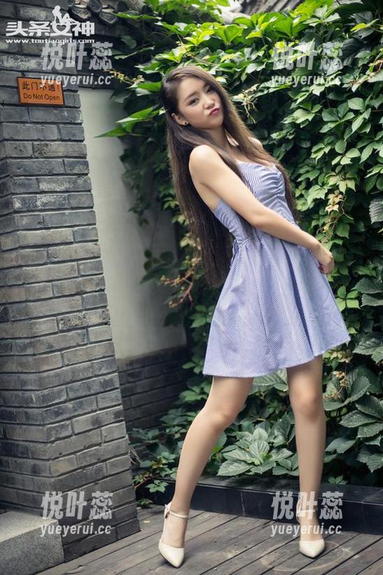 头条女神 - 高清JK图包，俞公主打破我的审美极限，这腿…说话都少了。