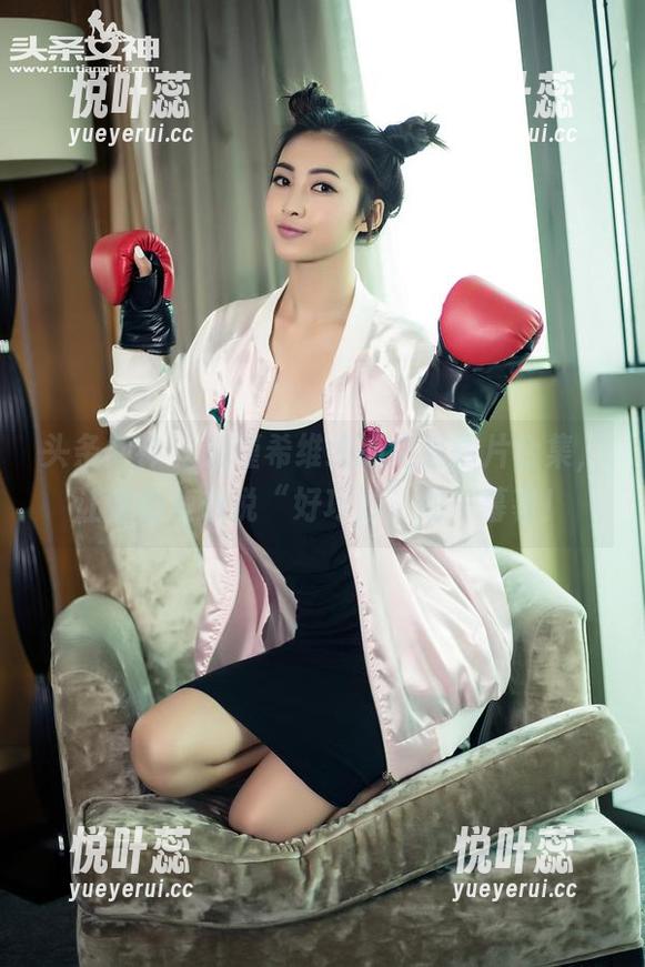 头条女神 - 刘瑾希维纳斯之爱图片合集，让你由衷想说“好巧妙”的一幕幕！
