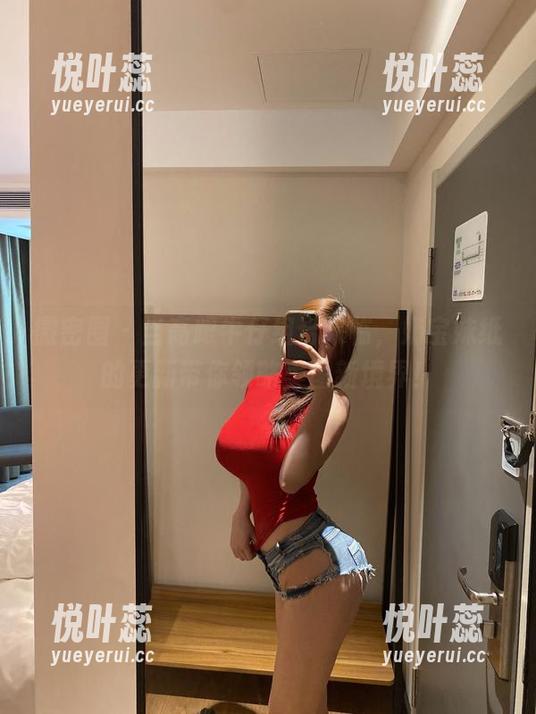 微密圈 - 当高跟牛仔组合来临，奶宝妹纸的更新带你领略美图新境界！