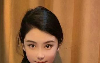 微密圈 - 奶雯黑皮裙套图精选，完全是把短暂的快乐藏在每一寸布料里！