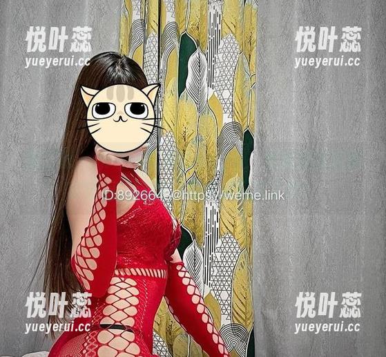 微密圈 - 水中精灵婉柔yyyy：更新她的泳装套图哦，注意，别被水花打了脸！