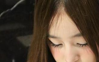 微密圈 - 小u优优子：在这辆豹纹车里，我是无忧无虑的模特！免费的写真？为什么不呢？