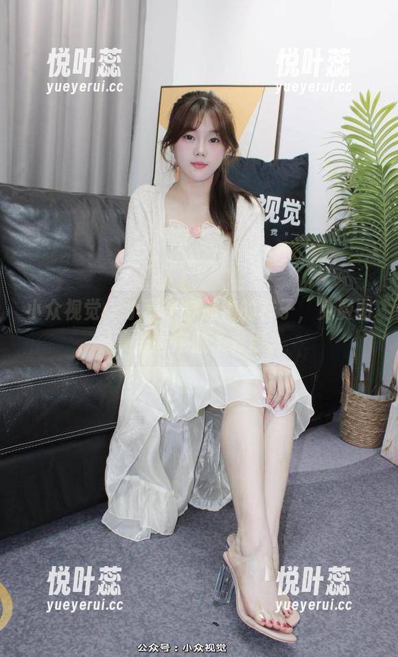 小众视觉-小薯条 小众视觉 - 小薯条穿旗袍的样子,免费图集里肯定藏了彩蛋。