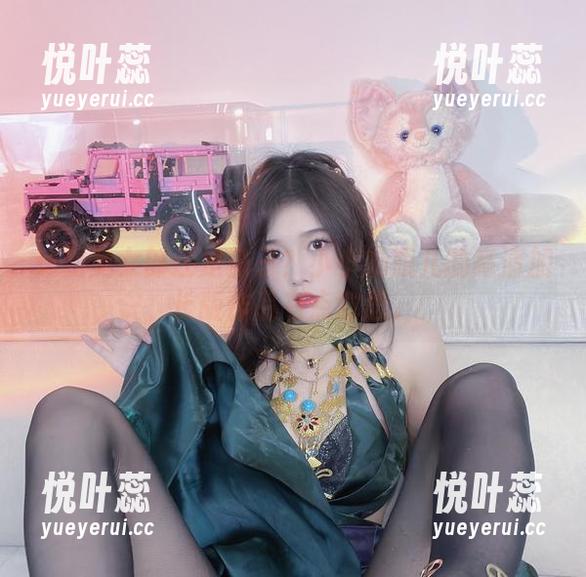 这是兔女郎还是兔子？小小奶瓶儿的高清加长版作品有点意思。
