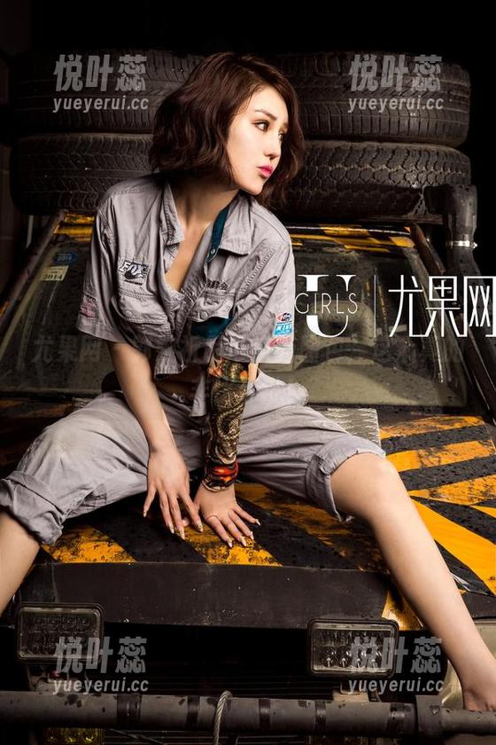 尤果网-郭婉祈 尤果网 - 郭婉祈吊带出新图包,这个真的非比寻常!