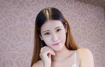 尤物馆 - 私拍时间到，FoxYini孟狐狸的肉丝让人叹为观止
