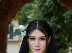 尤物馆 - 艾小青的原图探险，免费领略不一样的剧情吧！