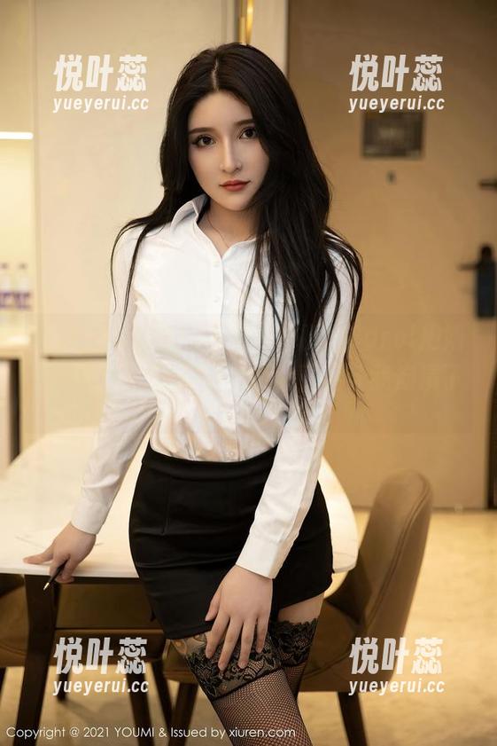 尤蜜荟 - 私房图集中的长腿，Carol周妍希不说了，光是这高度，已经让我崩溃了…