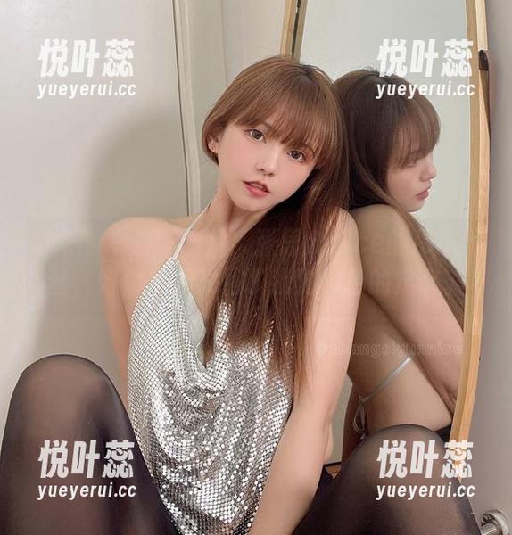 微密圈 - 最新图片！张思允nice的吊带黑丝，好像直接改编了我对黑色的定义。