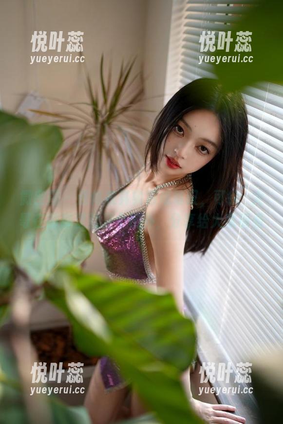 微密圈 - 连体衣其实很难驾驭，可徐珺大哥在图库里就是个例外，分享给大家看看