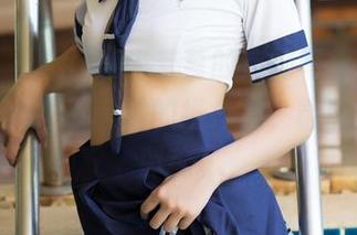 推女神 - Akiki朱若慕的定制写真，让我想到了小时候玩过的纸娃娃，能随便换装那种。