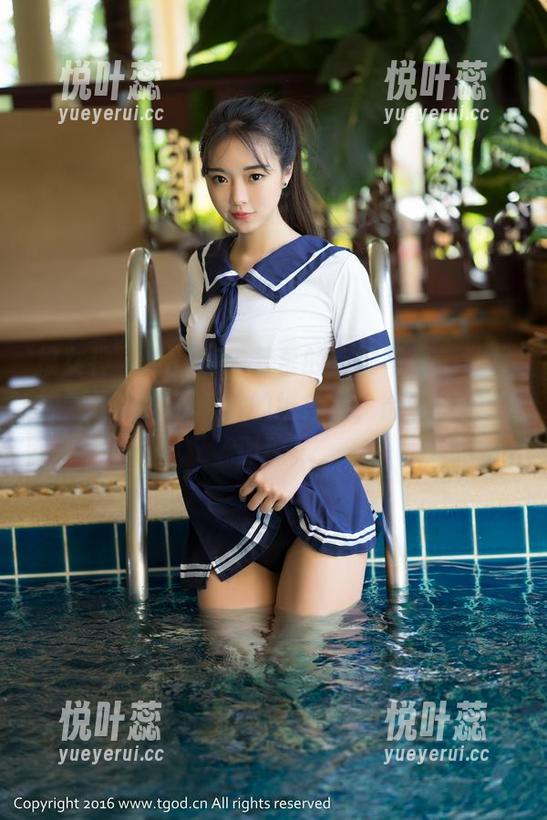 推女神 - Akiki朱若慕的定制写真，让我想到了小时候玩过的纸娃娃，能随便换装那种。