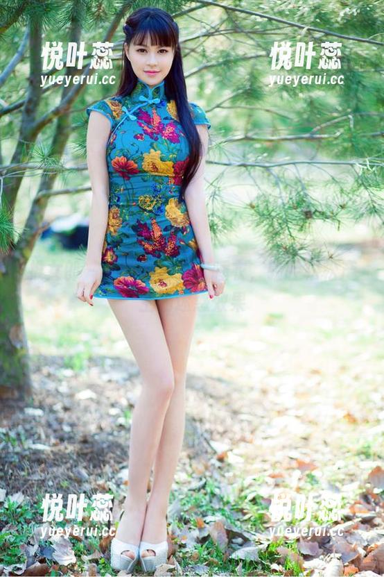 推女郎 - 娜露的私拍：睡衣，轻轻松松产生的迷惑效果