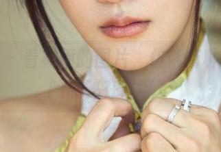 推女郎 - 看杨伊的图片，仿佛有种说不出的隐秘在跳跃。