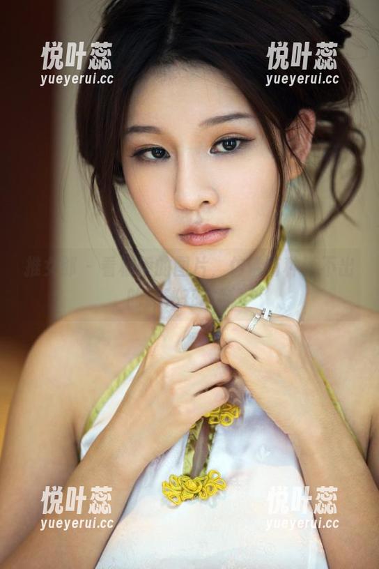 推女郎 - 看杨伊的图片，仿佛有种说不出的隐秘在跳跃。